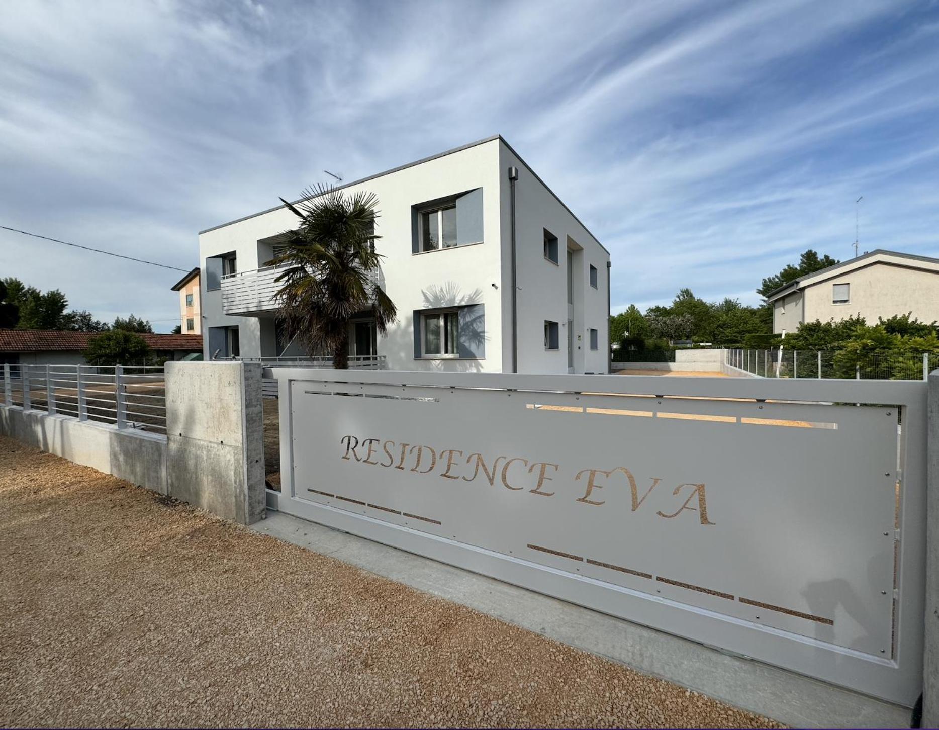 Residence Eva - Carraro Immobiliare Jesolo - Family Apartments Cavallino-Treporti Bagian luar foto